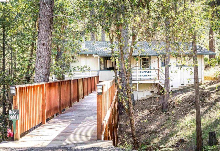 Property photo for 20011 Pine Mountain Dr, Groveland, CA
