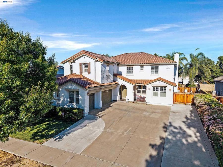 Property photo for 1708 La Pergola Dr, Brentwood, CA