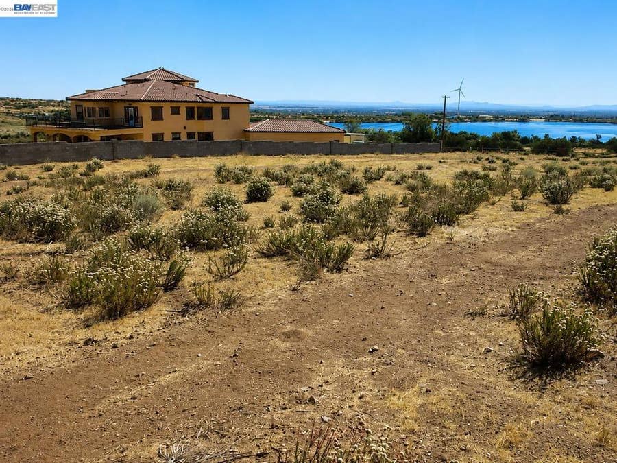 Property photo for El Camino Dr Hacienda Dr, Palmdale, CA