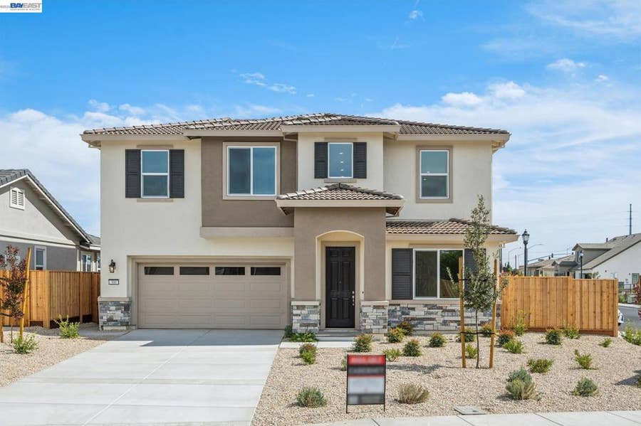Property photo for 300 Colfax Ln, Oakley, CA