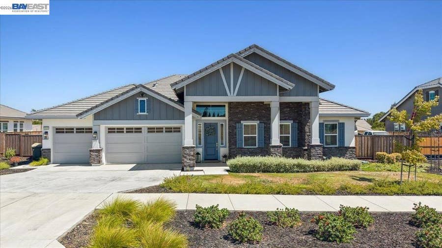 Property photo for 5010 Neroly Rd, Oakley, CA