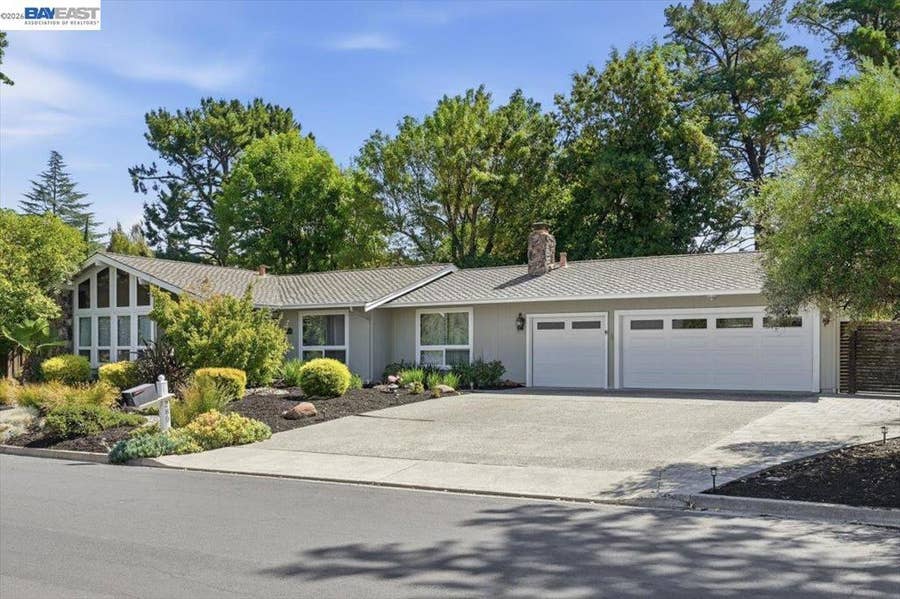 Property photo for 280 Bolla Ave, Alamo, CA