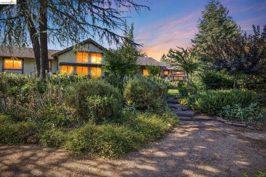 Property photo for 22890 MOUNT HOLLY LN, Columbia, CA