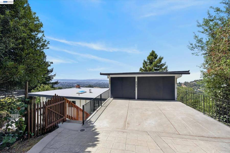 Property photo for 6077 Skyline Blvd, Oakland, CA