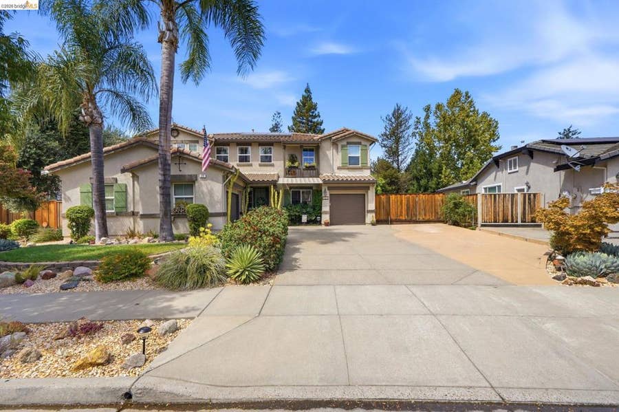 Property photo for 325 San Marino Ln, Brentwood, CA