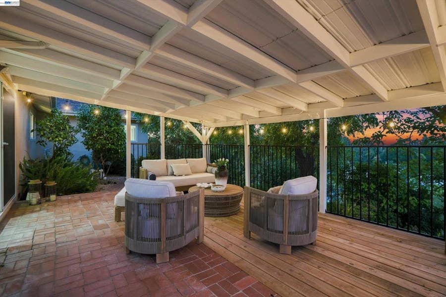 Property photo for 327 Kingston Ave, Martinez, CA