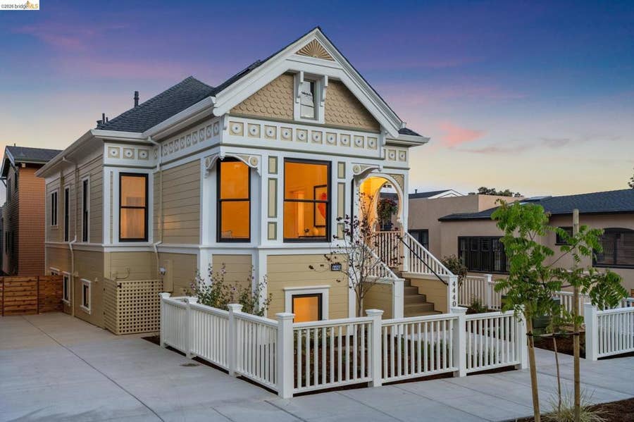 Property photo for 4440 Howe St, Oakland, CA