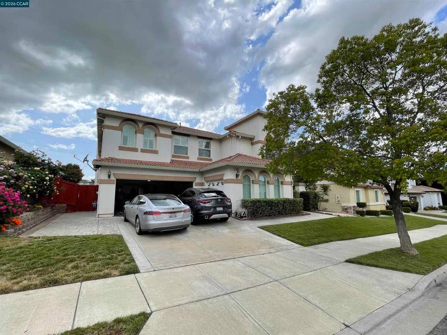 Property photo for 2649 Torrey Pines Dr, Brentwood, CA