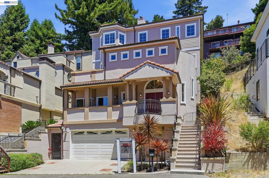 Property photo for 7420 Skyline Blvd, Oakland, CA