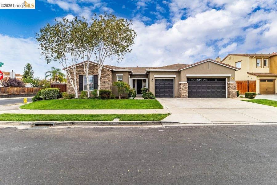 Property photo for 1700 Ashbourne Pl, Brentwood, CA