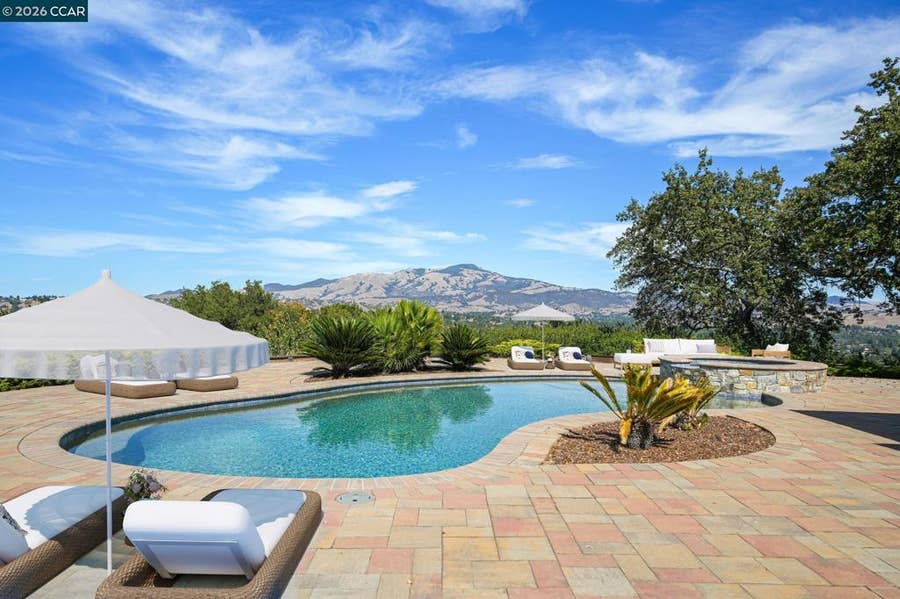 Property photo for 300 Oak View Ter, Danville, CA
