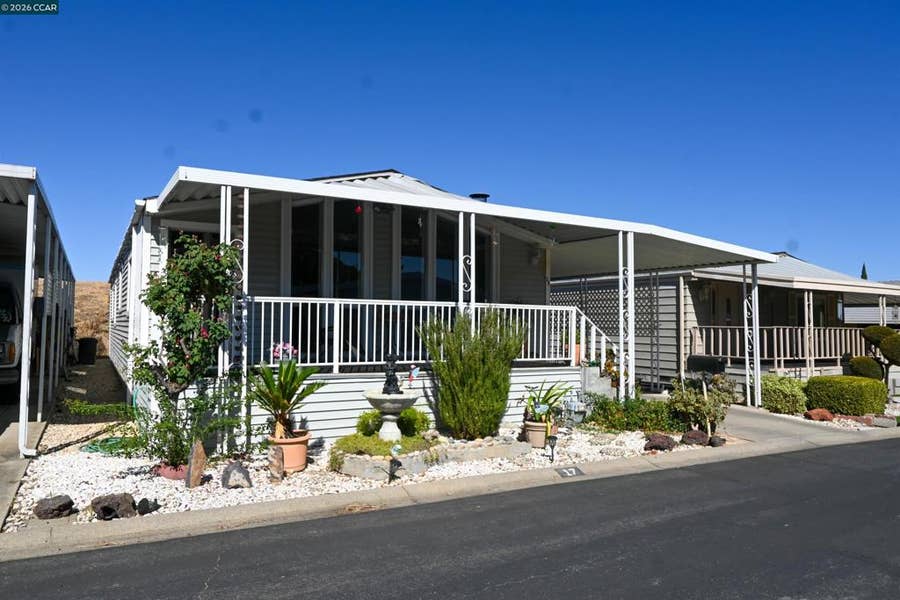 Property photo for 17 Bradley Ln, Antioch, CA