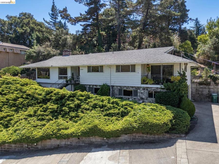 Property photo for 11233 Monan St, Oakland, CA