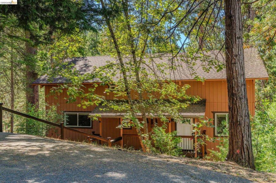 Property photo for 718 Mauna Kea Dr, Arnold, CA