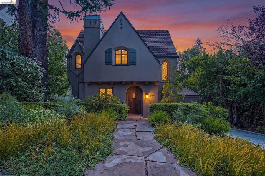Property photo for 939 Hillcroft Circle, Oakland, CA