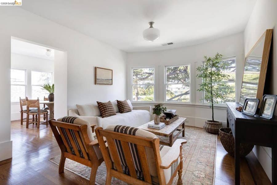 Property photo for 4132 Manila Ave, Oakland, CA