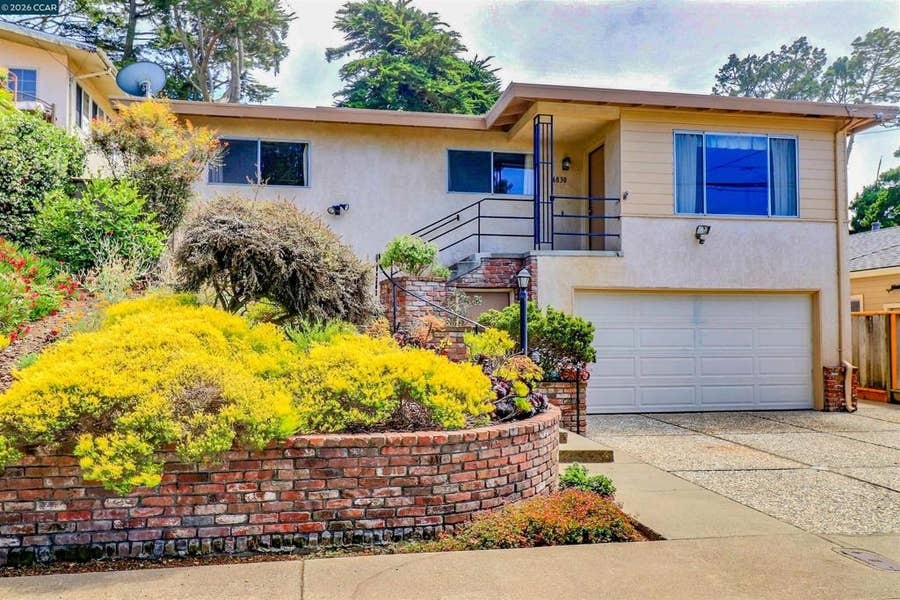 Property photo for 6830 Del Monte Ave, Richmond, CA