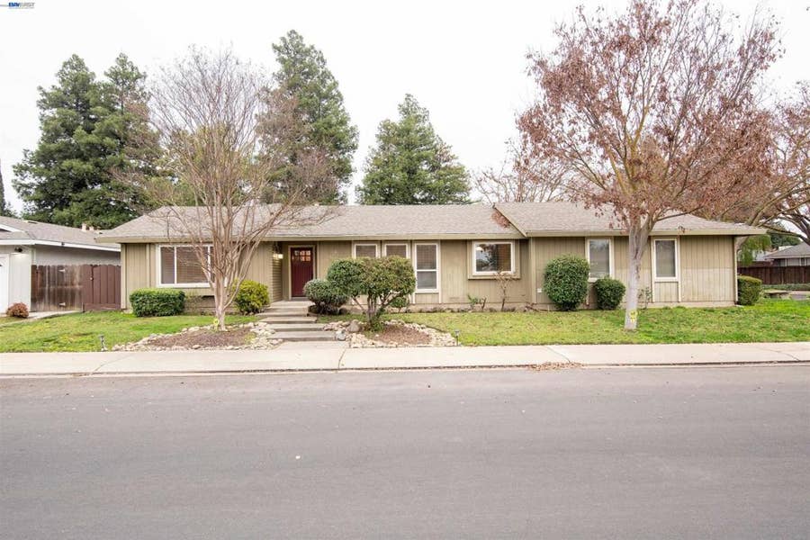 Property photo for 1336 HIDDEN GLEN DR, Modesto, CA