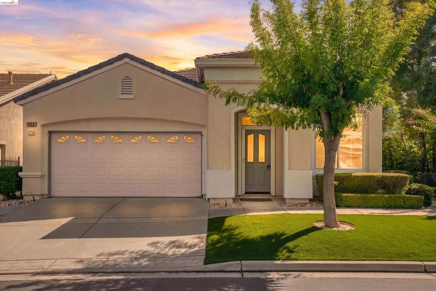 Property photo for 1852 Island Park Pl, Brentwood, CA