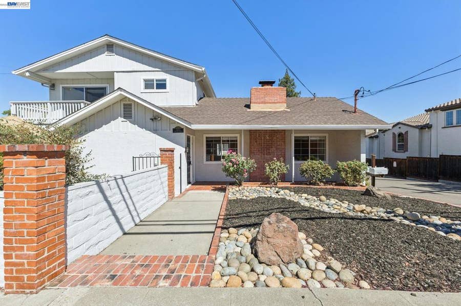 Property photo for 3851 Vineyard Ave, Pleasanton, CA