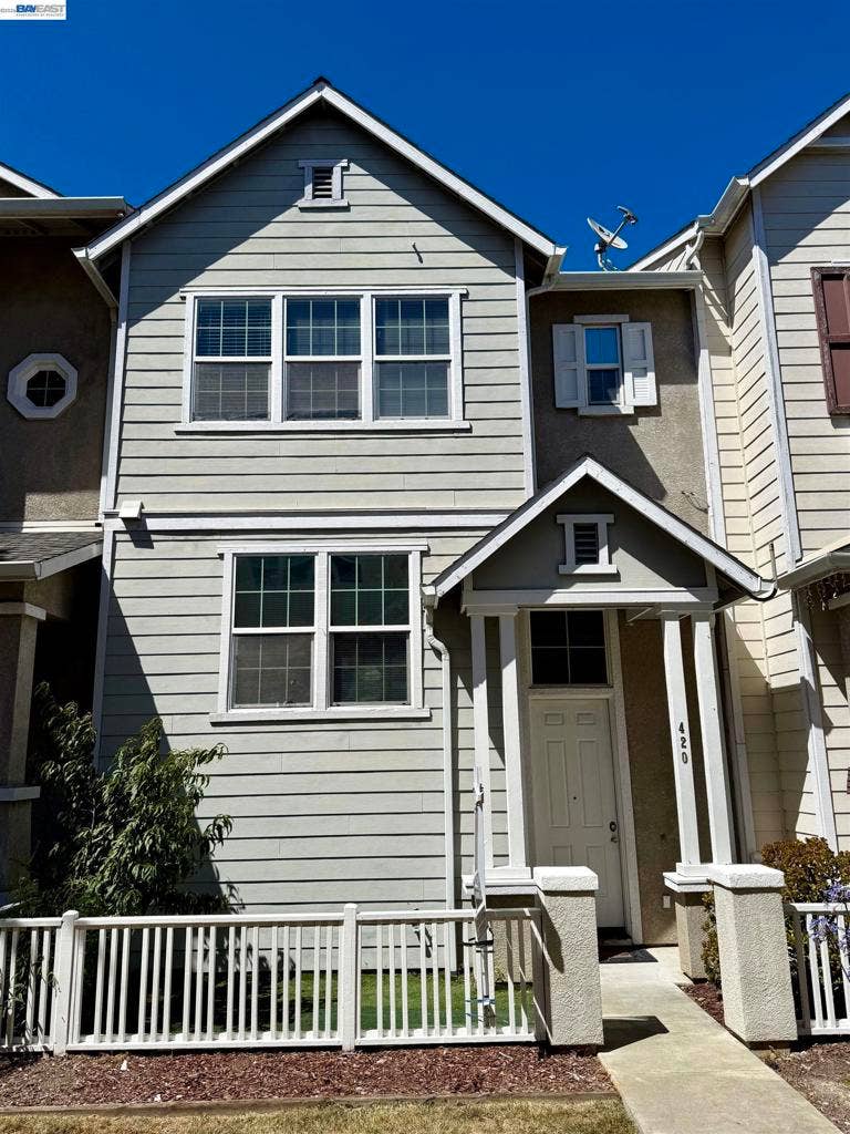 Property photo for 420 Summer Ln, Richmond, CA