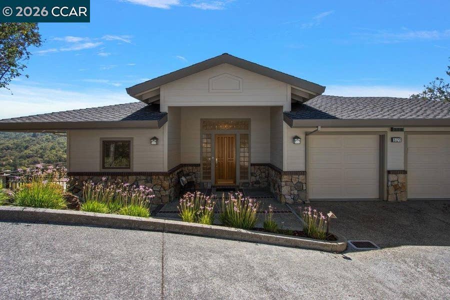 Property photo for 809 Mountain View Dr, Lafayette, CA