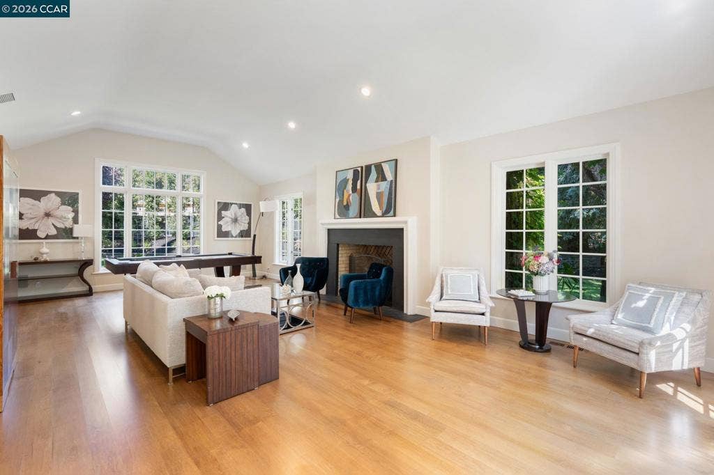 1232 Rose Ln, Lafayette, CA 94549