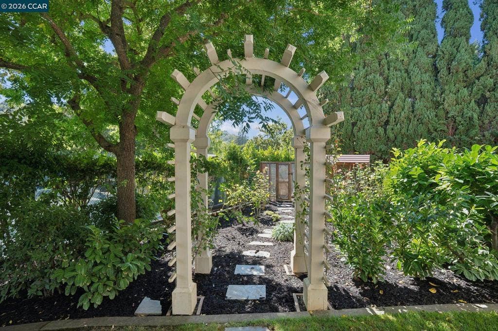 1232 Rose Ln, Lafayette, CA 94549