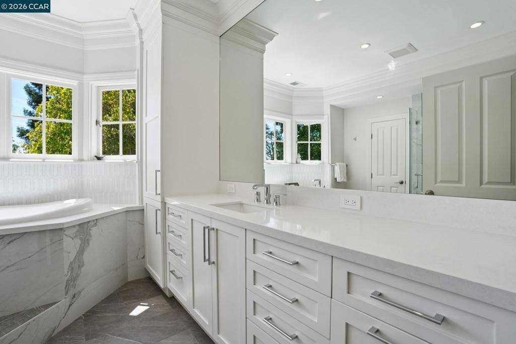 1232 Rose Ln, Lafayette, CA 94549