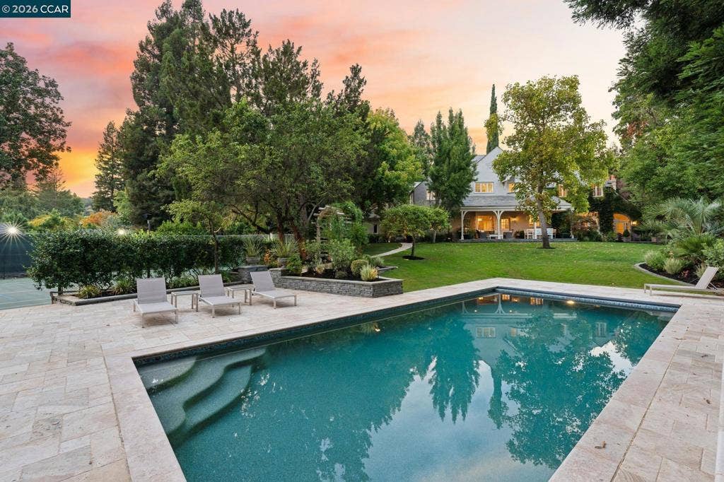 1232 Rose Ln, Lafayette, CA 94549