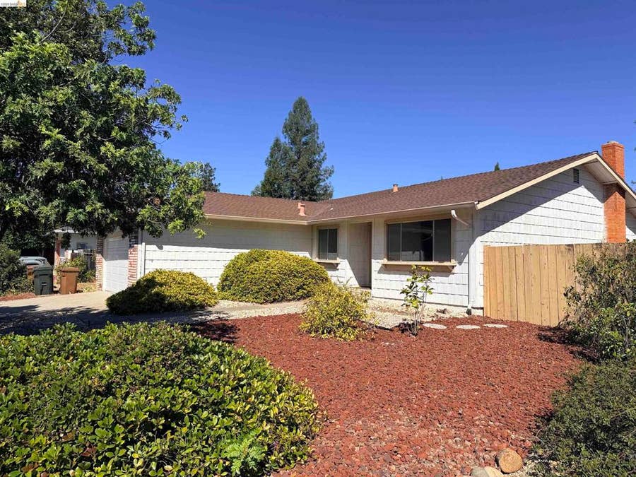 Property photo for 119 Clear Creek Ct, Martinez, CA