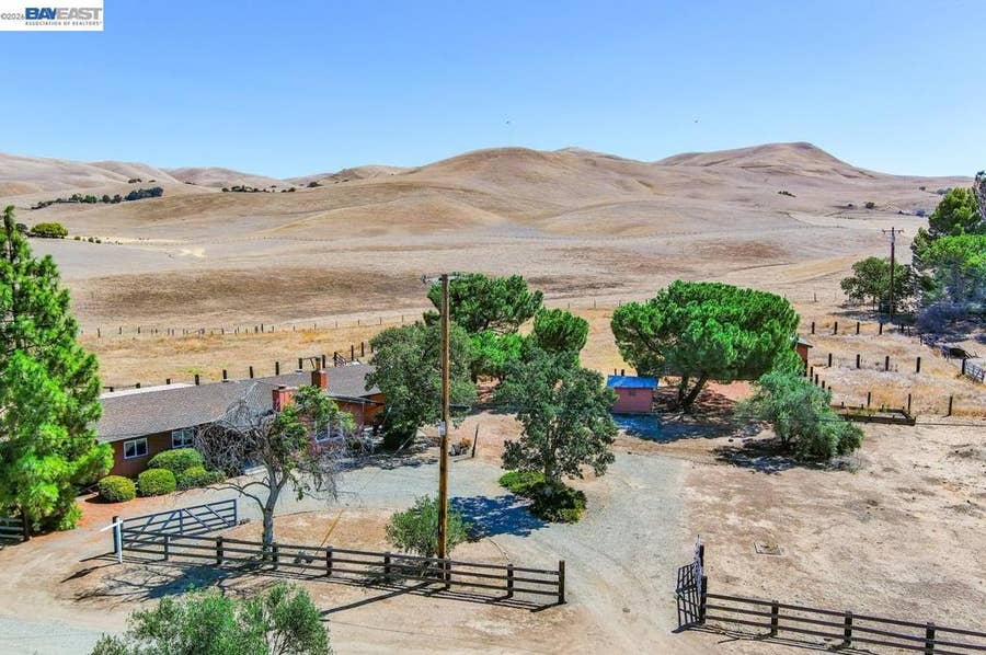 Property photo for 10970 Tesla Rd, Livermore, CA