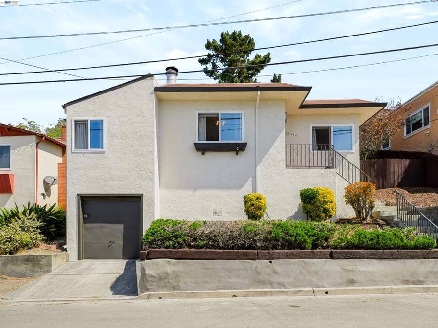 Property photo for 17198 Roberto St, Castro Valley, CA