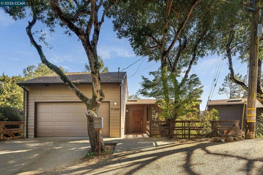 Property photo for 7160 Thorndale Dr, Oakland, CA