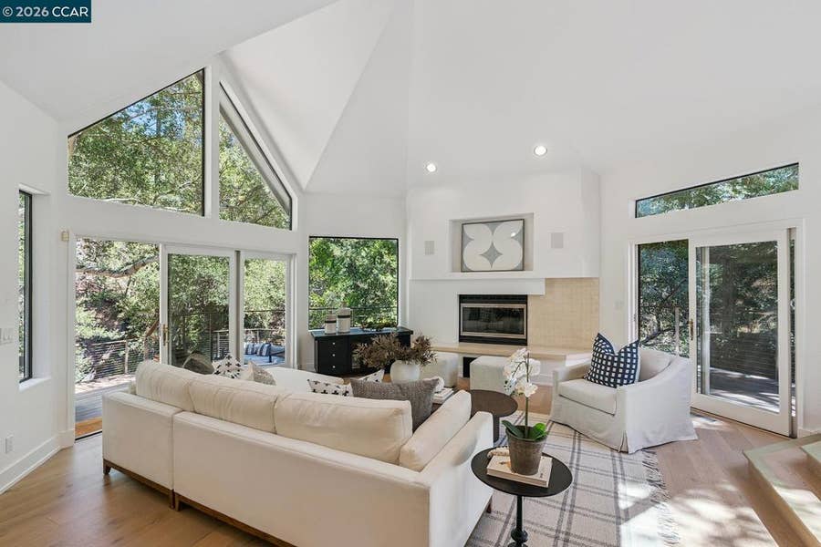 Property photo for 11 Redwood Cir, Lafayette, CA
