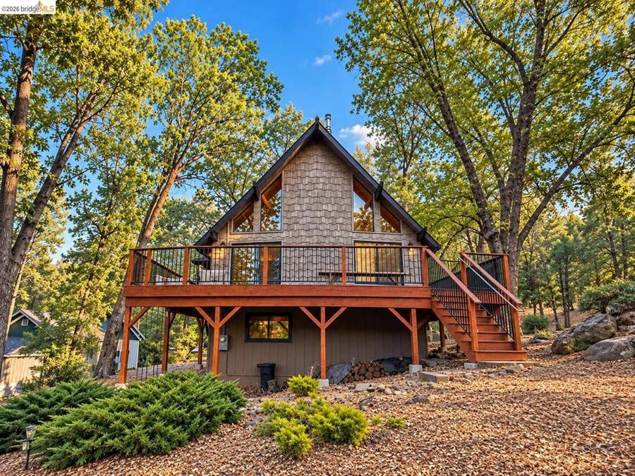 Property photo for 19007 Digger Pine St, Groveland, CA