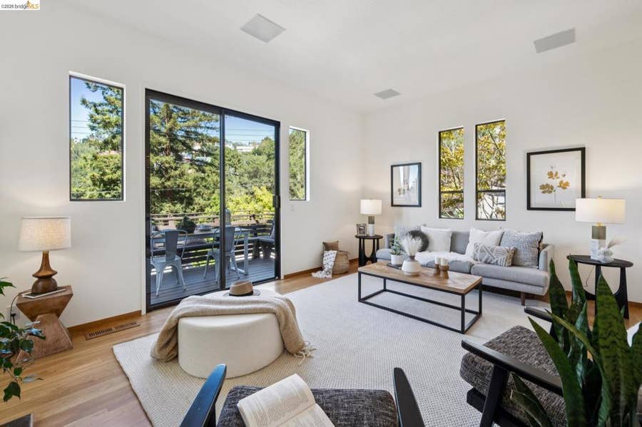 Property photo for 6474 Oakwood Dr, Oakland, CA