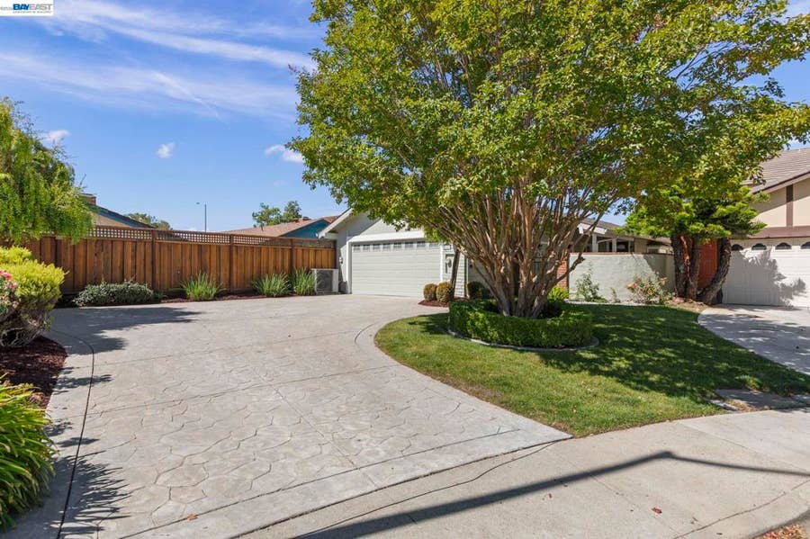 Property photo for 5167 Ipswich Ct, Newark, CA