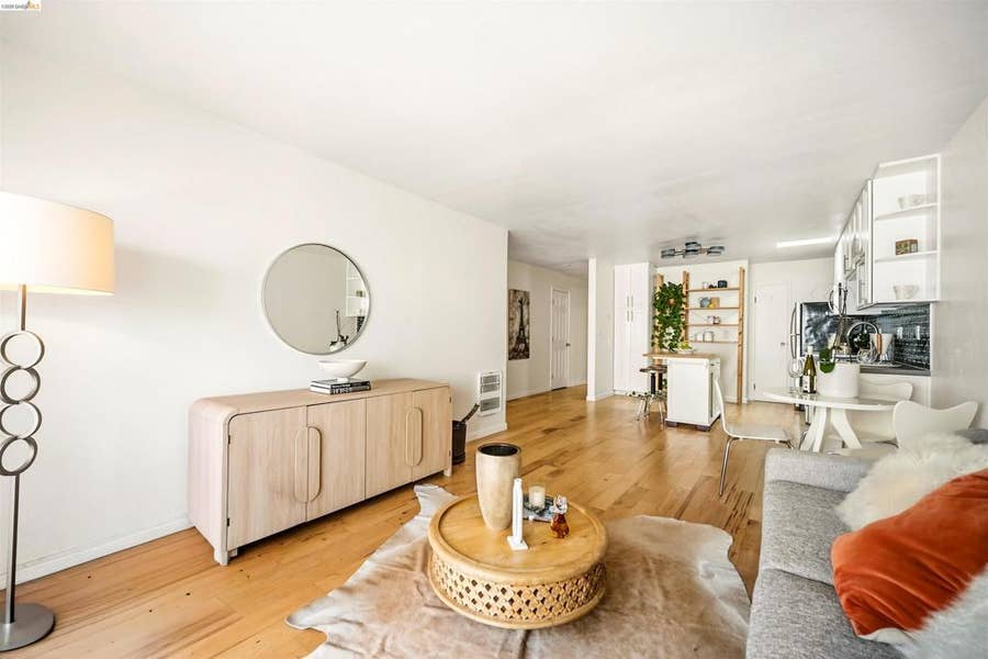 Property photo for 427 Lagunitas Ave, #305, Oakland, CA