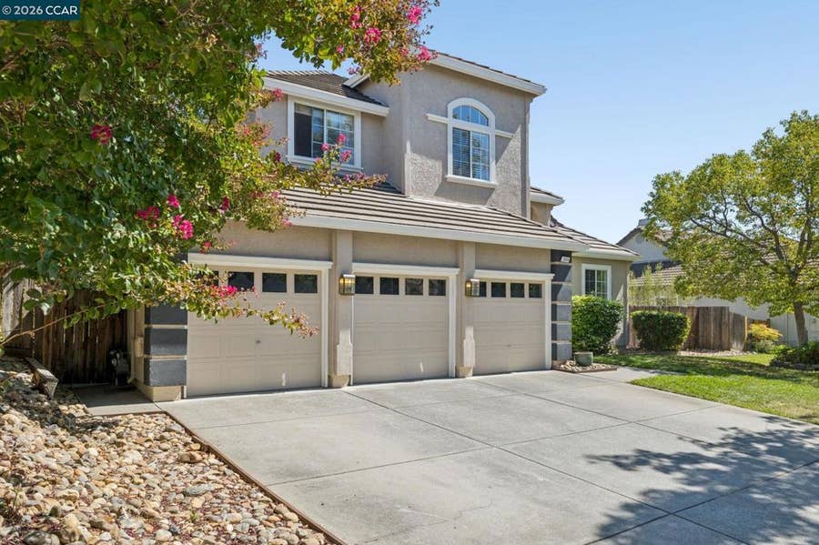 Property photo for 3504 Fieldcrest Ave, Fairfield, CA