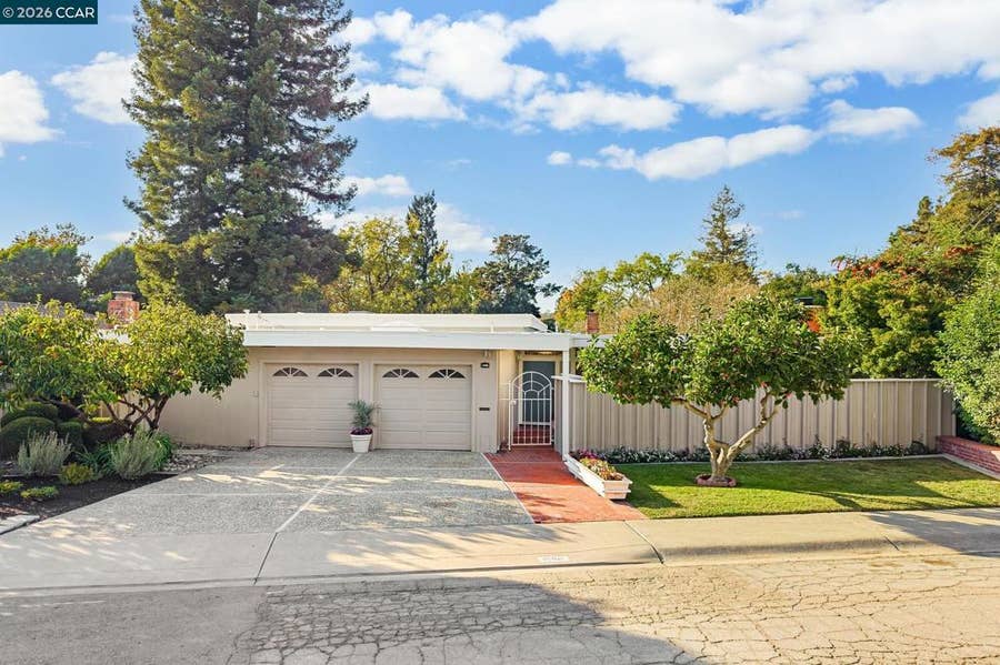 Property photo for 1590 Daniels Dr, San Leandro, CA