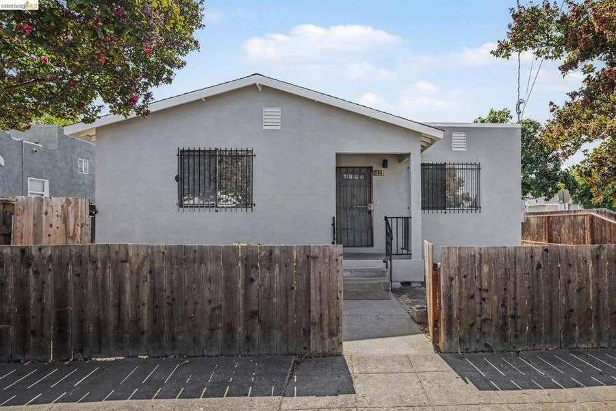 Property photo for 206 E 16Th St, Pittsburg, CA