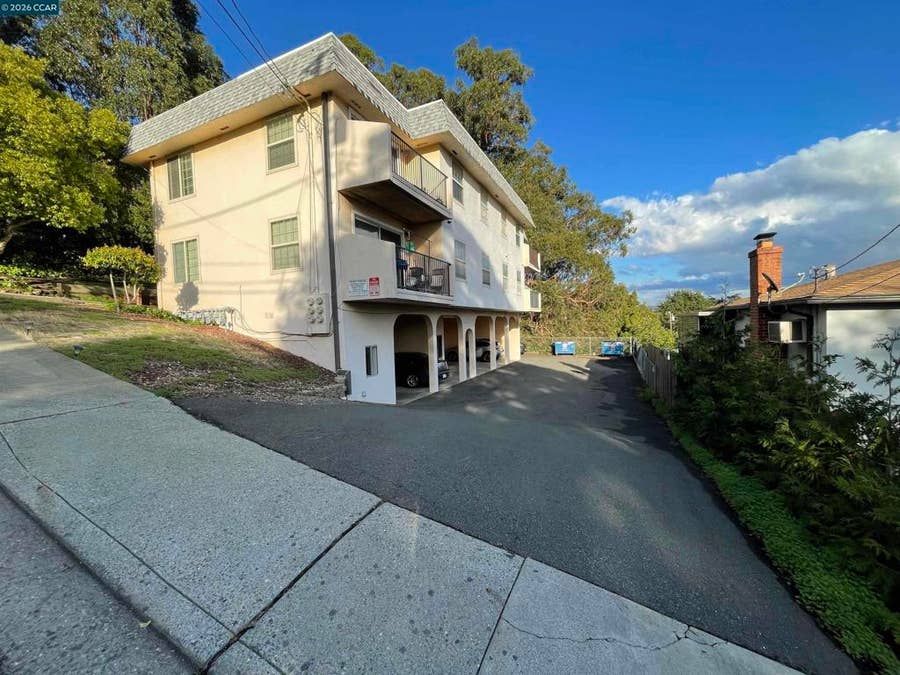 Property photo for 521 Laurel Ave, Pinole, CA