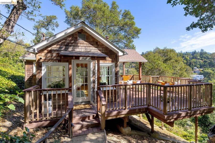 Property photo for 5430 Estates DR, Oakland, CA