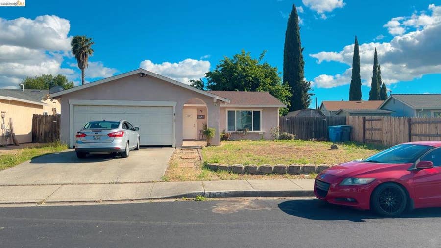 Property photo for 742 Northampton Dr, Vacaville, CA