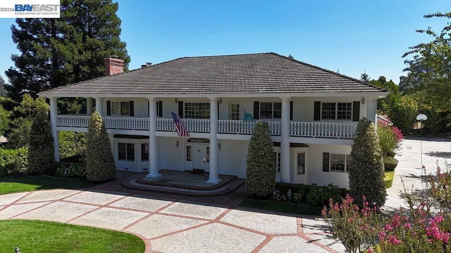 Property photo for 4 Deer Oaks Dr, Pleasanton, CA