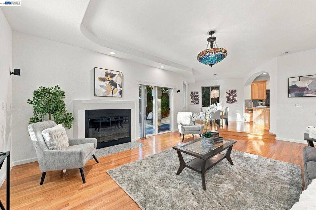 1002 Canyon Creek Ter., Fremont, CA 94536-1800