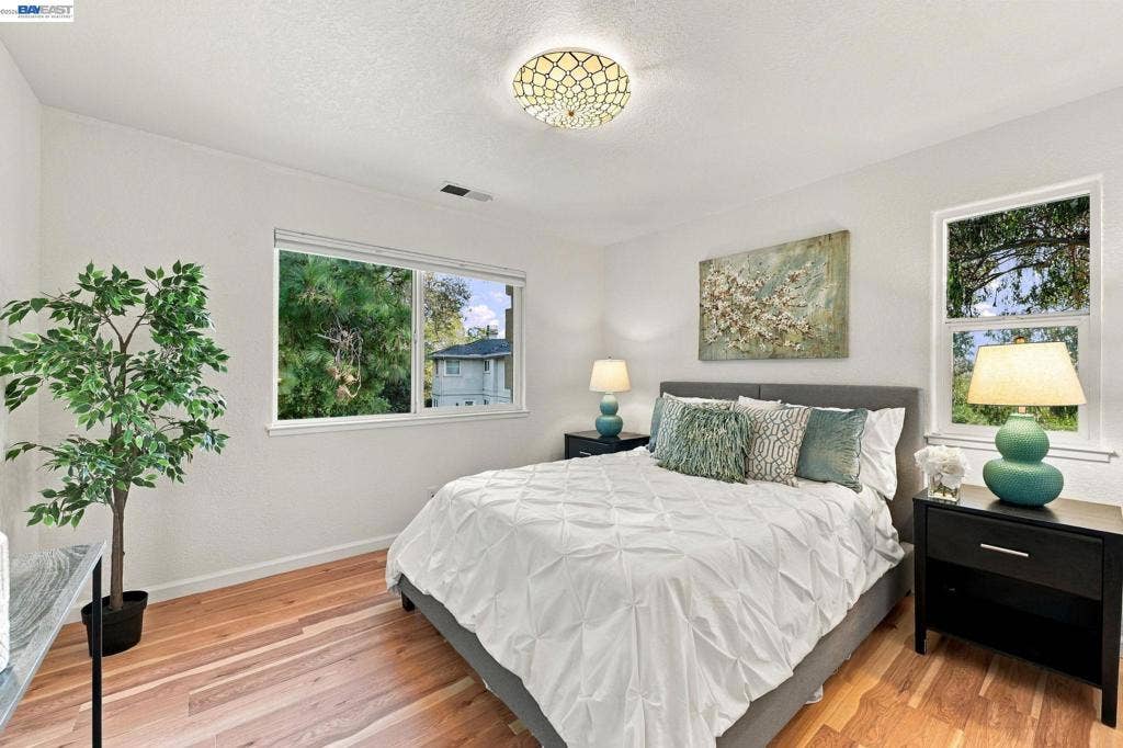 1002 Canyon Creek Ter., Fremont, CA 94536-1800