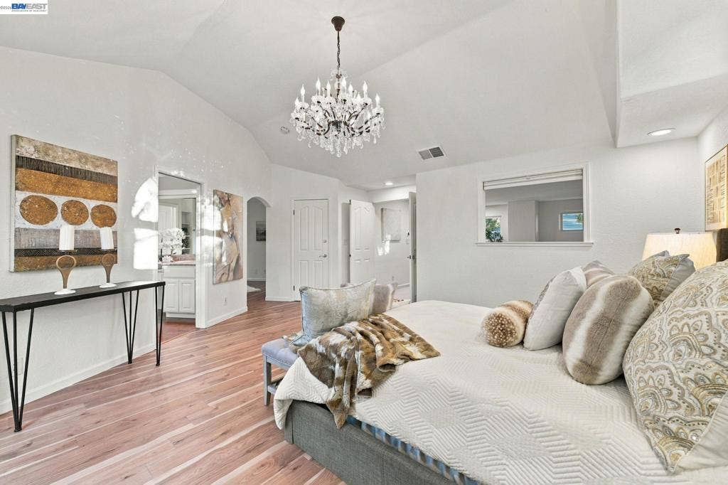 1002 Canyon Creek Ter., Fremont, CA 94536-1800