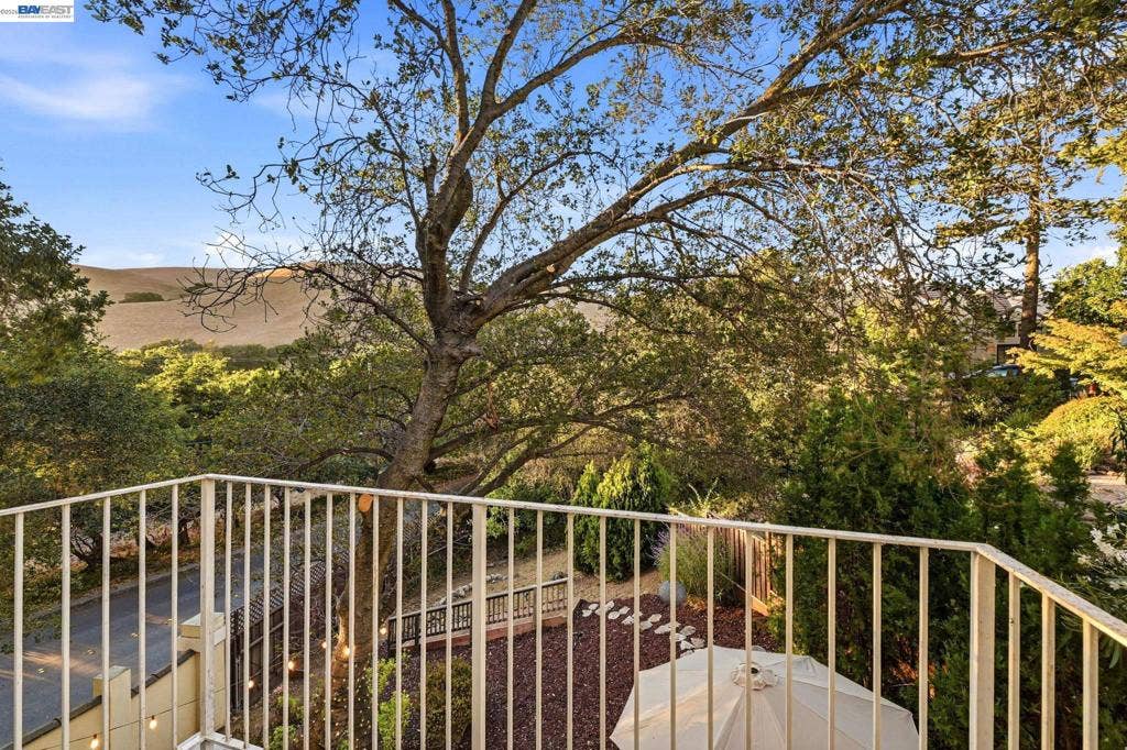 1002 Canyon Creek Ter., Fremont, CA 94536-1800